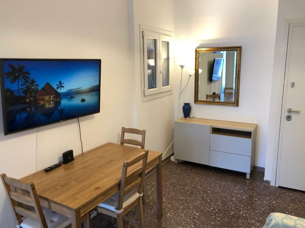 Metaxourgio Spacious Two Bedroom Apartment 아테네 외부 사진