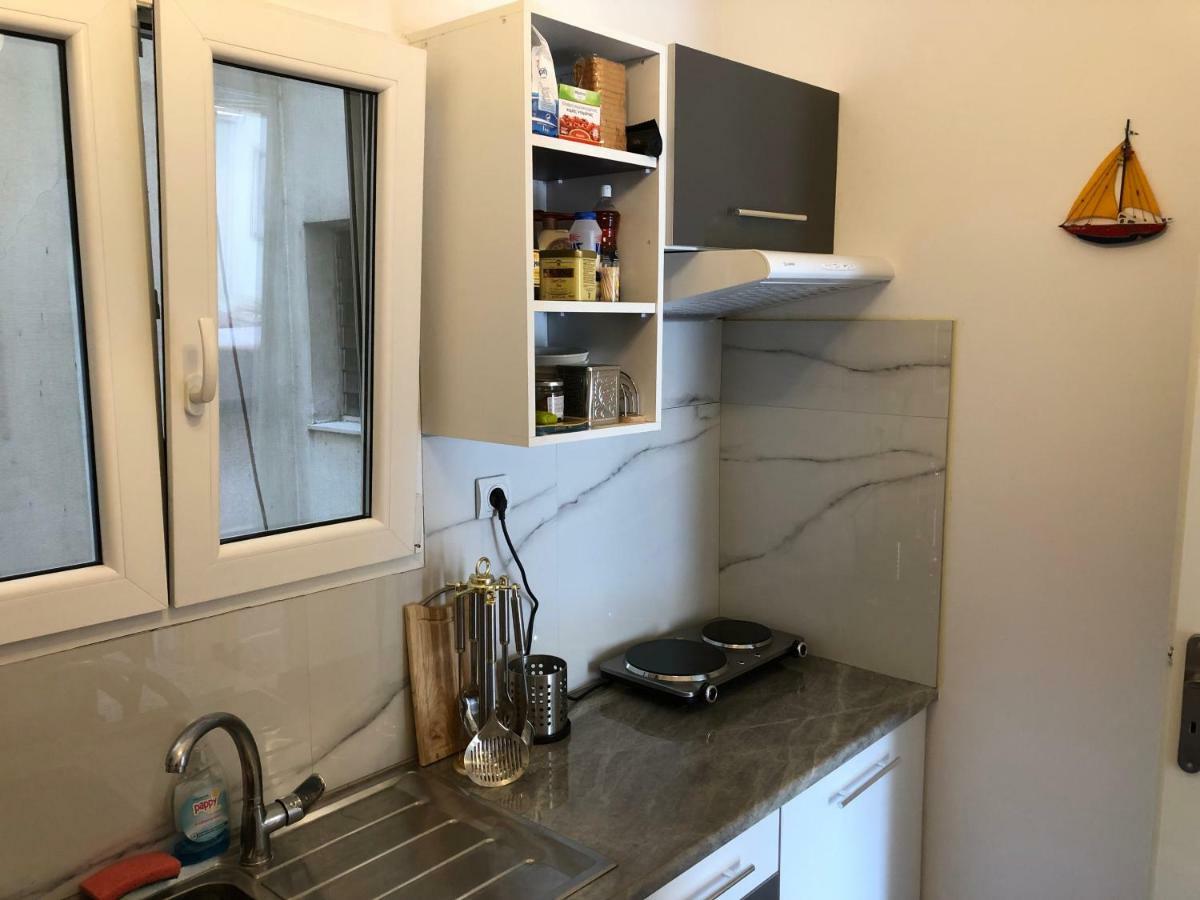 Metaxourgio Spacious Two Bedroom Apartment 아테네 외부 사진